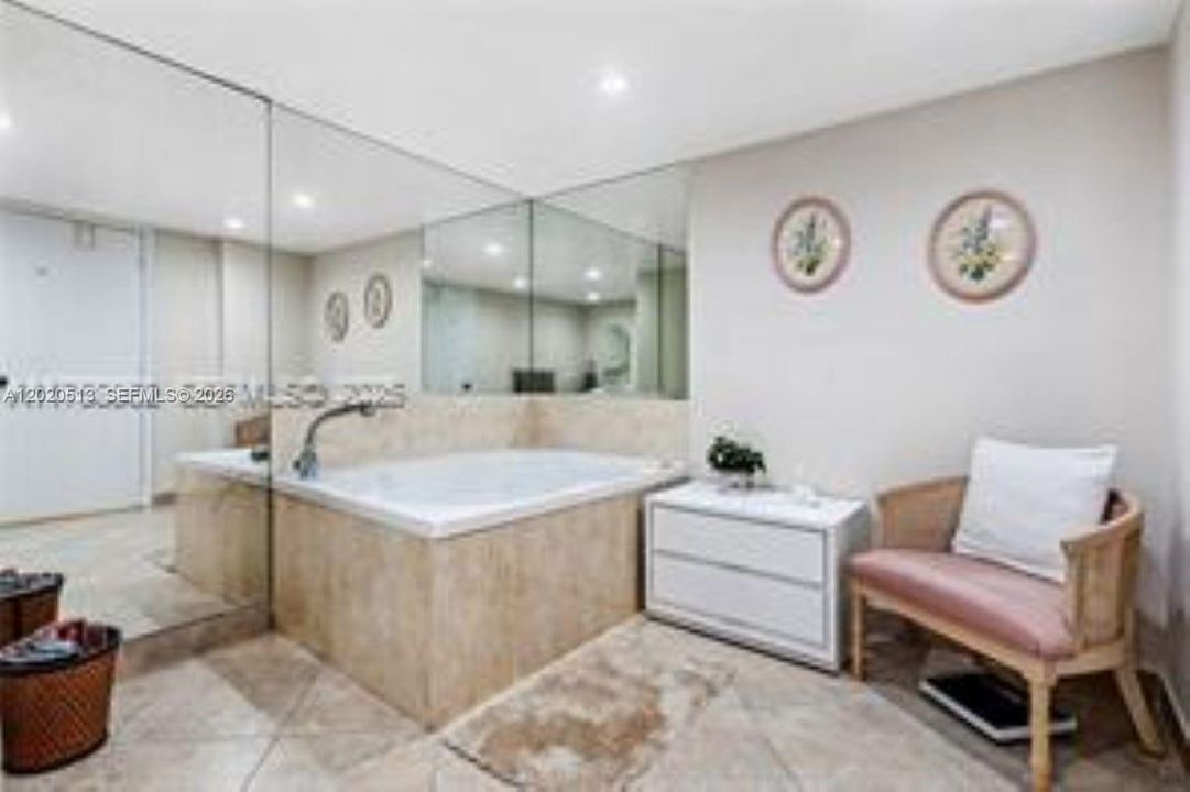 For Sale: $400,000 (3 beds, 2 baths, 1716 Square Feet)
