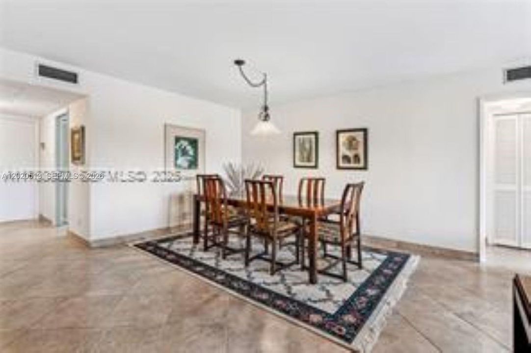 For Sale: $400,000 (3 beds, 2 baths, 1716 Square Feet)
