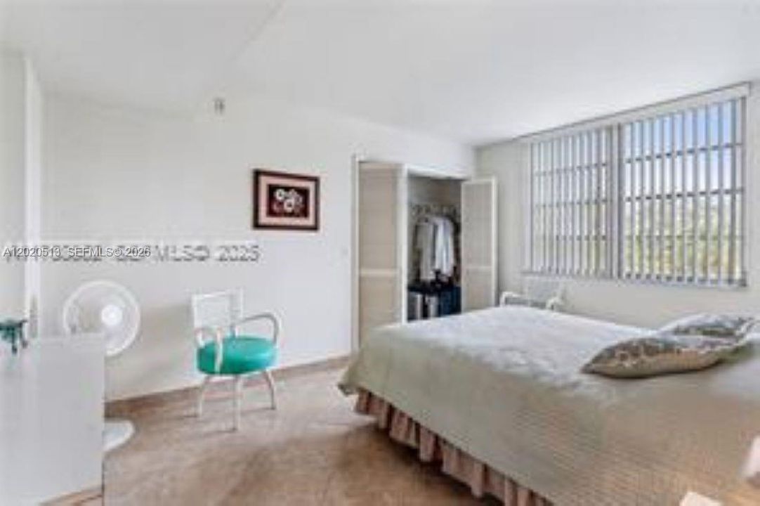For Sale: $400,000 (3 beds, 2 baths, 1716 Square Feet)