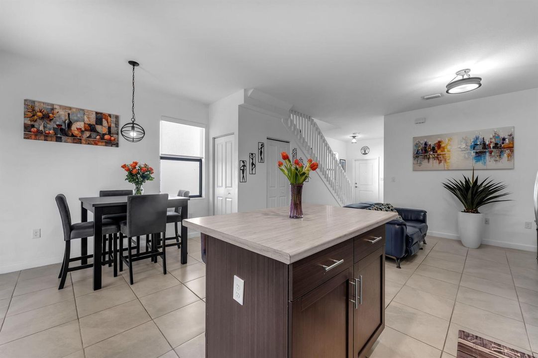 8-web-or-mls-11821SW245th-8