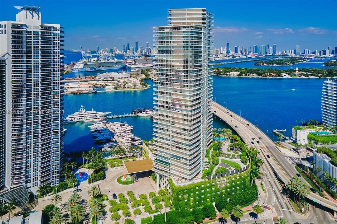 В аренду: $10,500 (2 спален, 2 ванн, 1370 Квадратных фут)