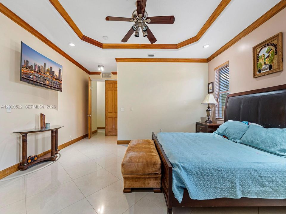 For Sale: $1,100,000 (5 beds, 4 baths, 2722 Square Feet)