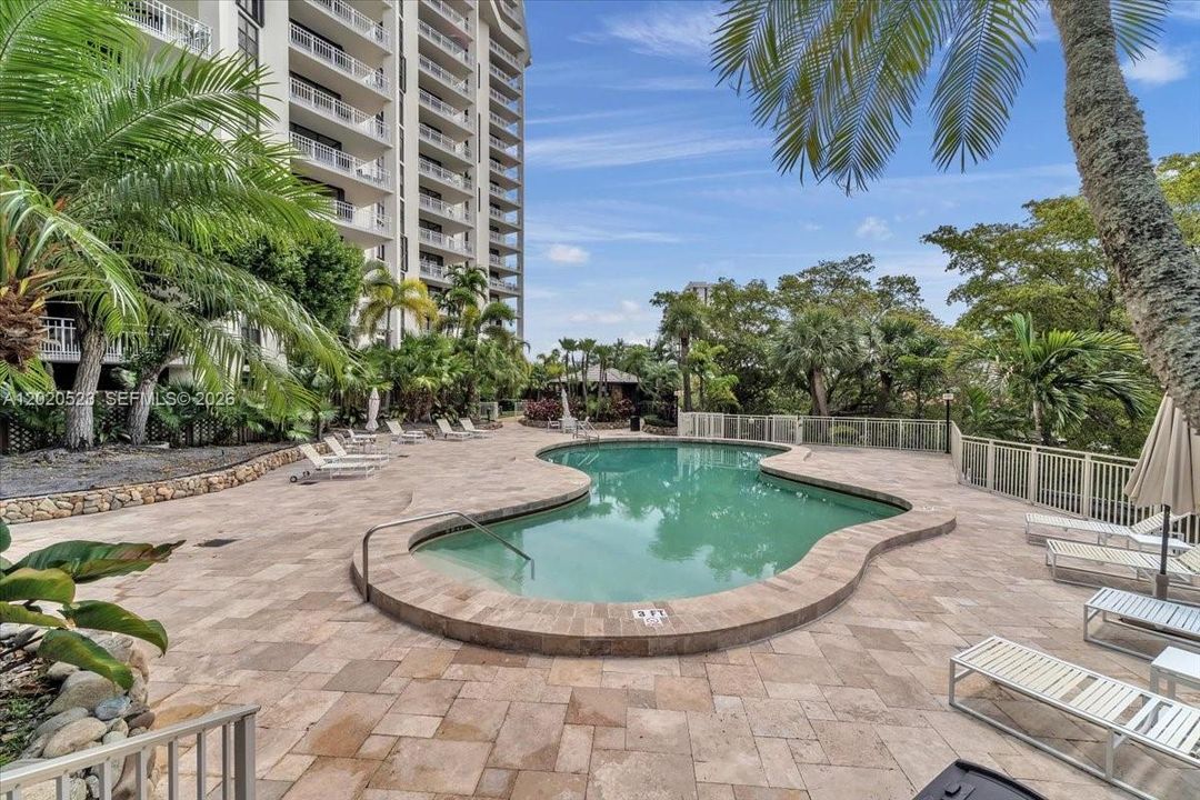 Hot tub on the 3rd level