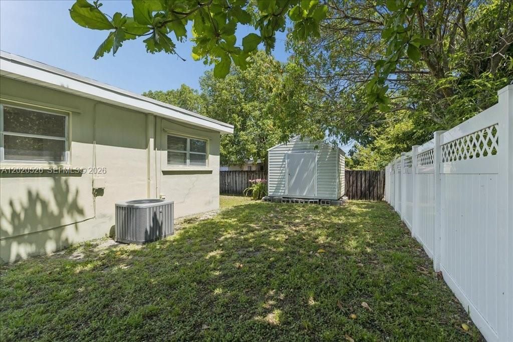 For Sale: $399,999 (3 beds, 1 baths, 1180 Square Feet)