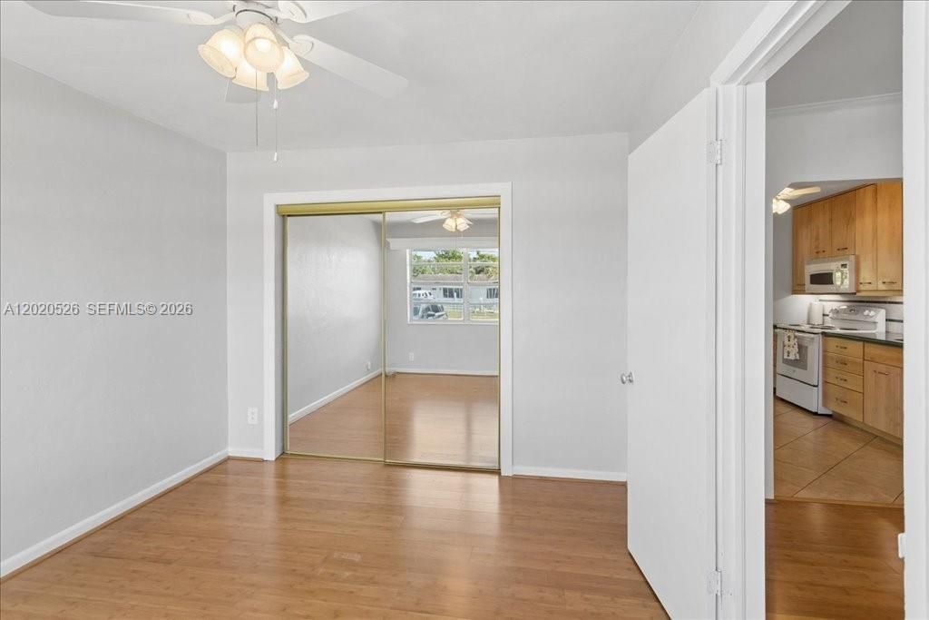 For Sale: $399,999 (3 beds, 1 baths, 1180 Square Feet)