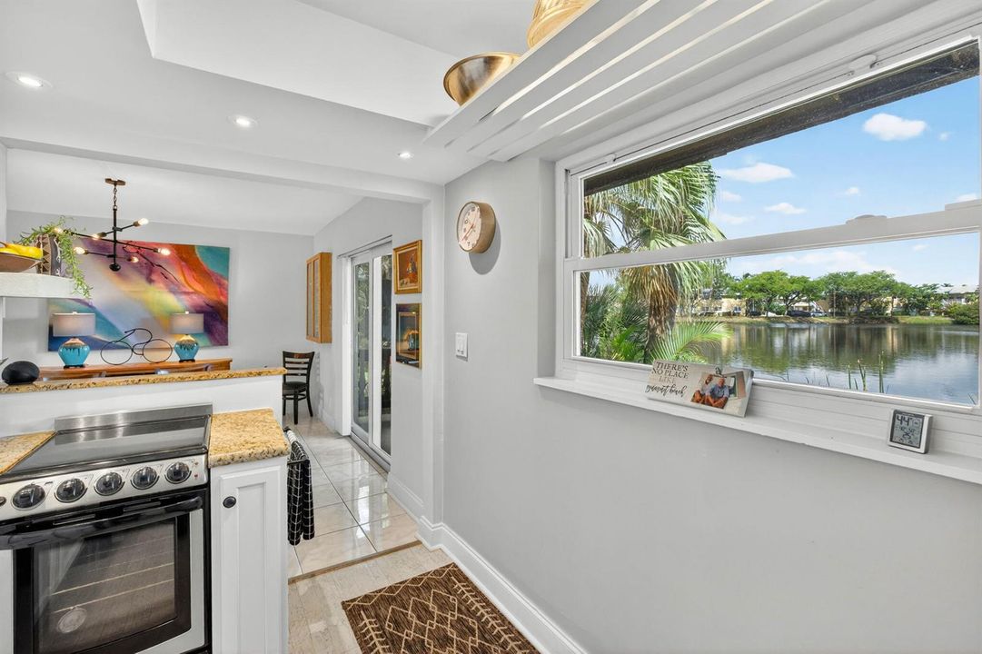 10 Kitchen with Lake View