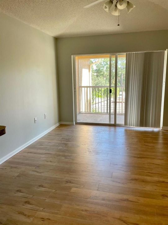 3690 Med living room