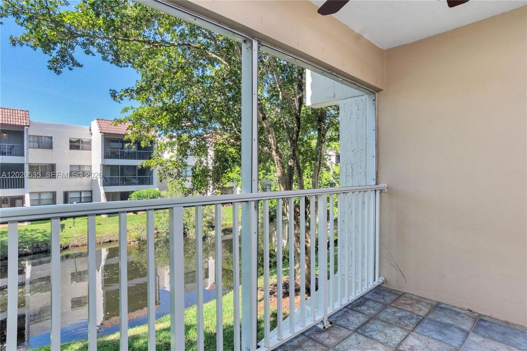 For Rent: $2,200 (1 beds, 1 baths, 845 Square Feet)