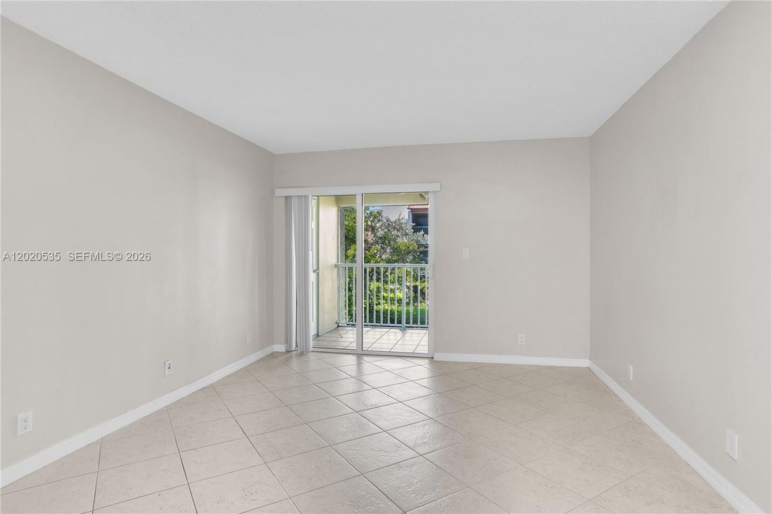 For Rent: $2,200 (1 beds, 1 baths, 845 Square Feet)