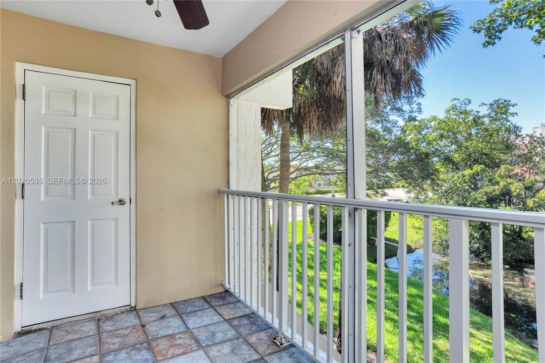 For Rent: $2,200 (1 beds, 1 baths, 845 Square Feet)