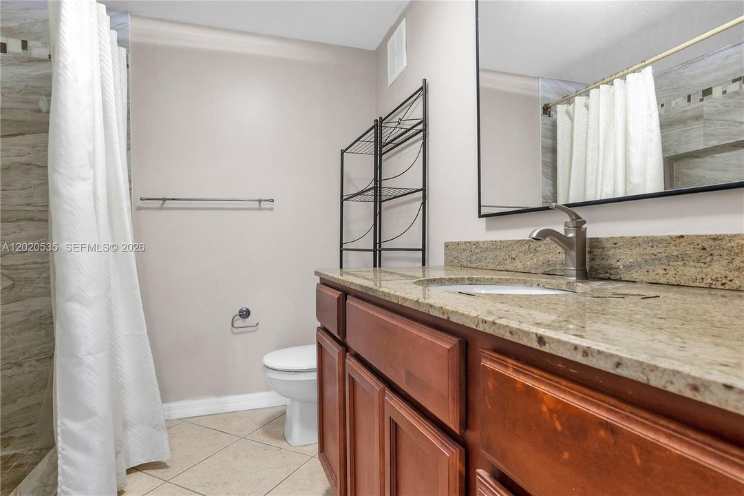 For Rent: $2,200 (1 beds, 1 baths, 845 Square Feet)