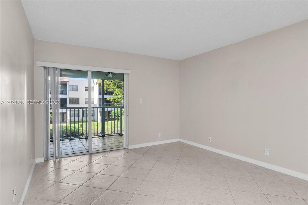 For Rent: $2,200 (1 beds, 1 baths, 845 Square Feet)