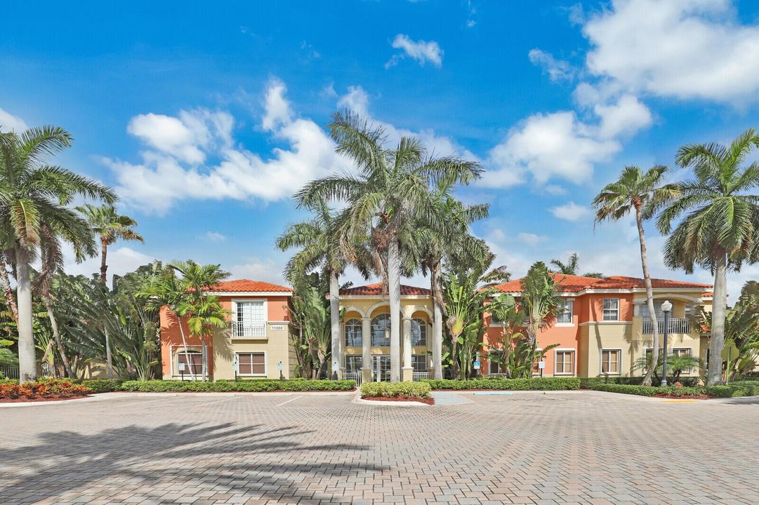 LEGACY PRO CLUB HOUSE PIC