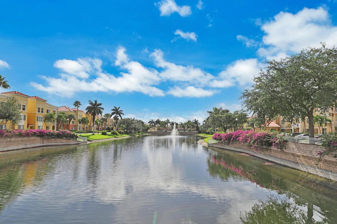 LEGACY PLACE PRO LAKE PIC