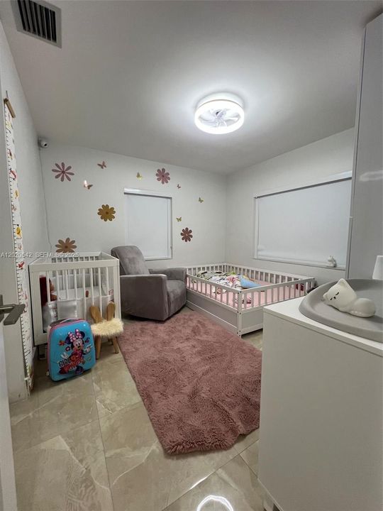 Activo con contrato: $3,600 (3 camas, 2 baños, 1114 Pies cuadrados)