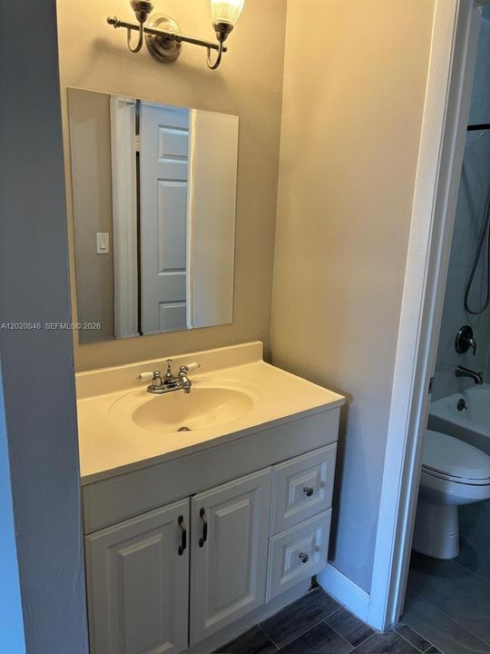 For Sale: $235,000 (3 beds, 2 baths, 950 Square Feet)