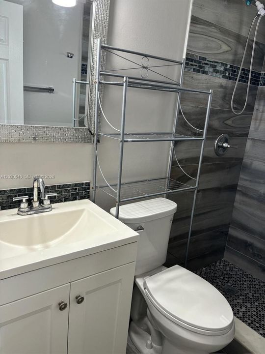 For Sale: $235,000 (3 beds, 2 baths, 950 Square Feet)