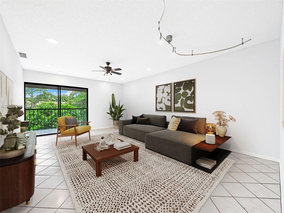 For Sale: $330,000 (2 beds, 2 baths, 957 Square Feet)