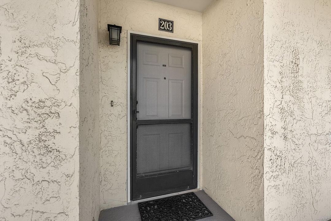 300-N-Hwy-A1A-Apt-203C-HigMedia-011-1280