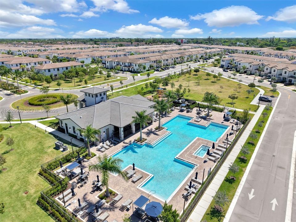 En Venta: $415,000 (3 camas, 2 baños, 1393 Pies cuadrados)