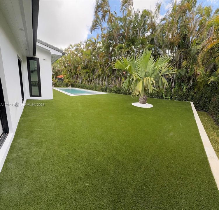 For Sale: $4,499,000 (4 beds, 3 baths, 2701 Square Feet)
