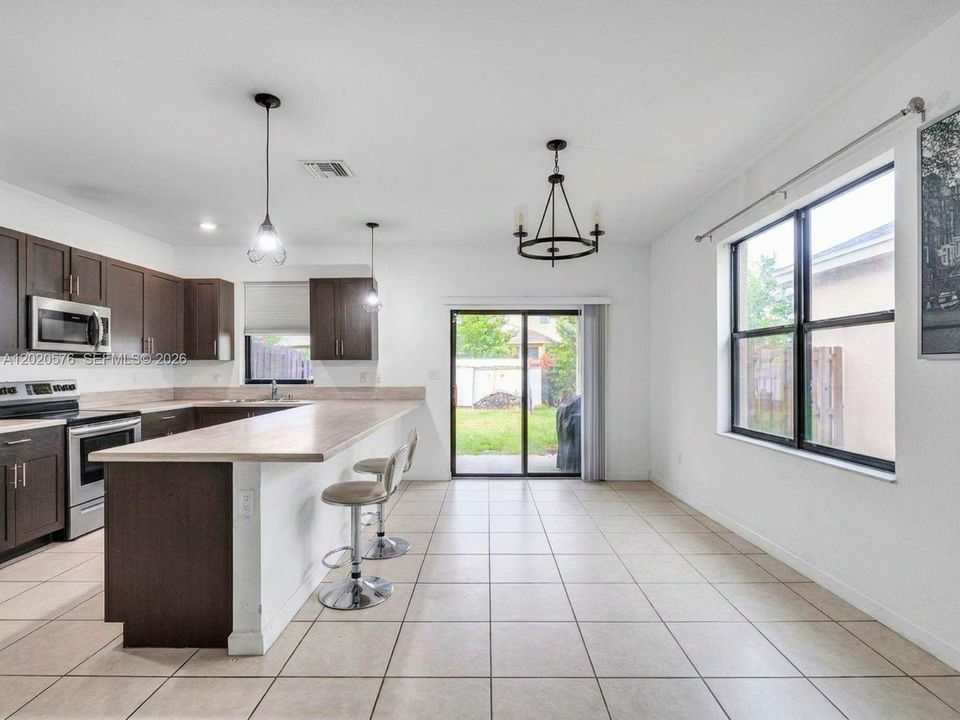 For Sale: $475,000 (3 beds, 2 baths, 1872 Square Feet)
