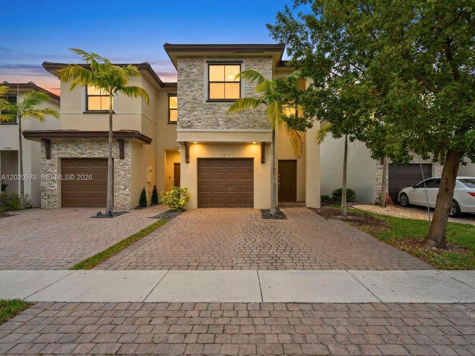 For Sale: $475,000 (3 beds, 2 baths, 1872 Square Feet)