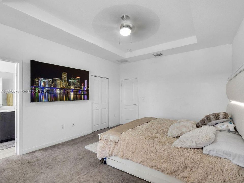 For Sale: $475,000 (3 beds, 2 baths, 1872 Square Feet)