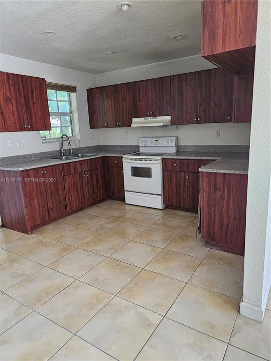 For Sale: $740,000 (0 beds, 0 baths, 2664 Square Feet)