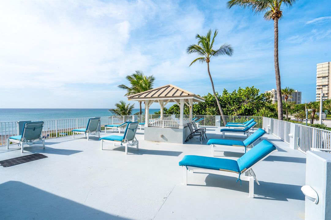 LUXURY OCEAN FRONT