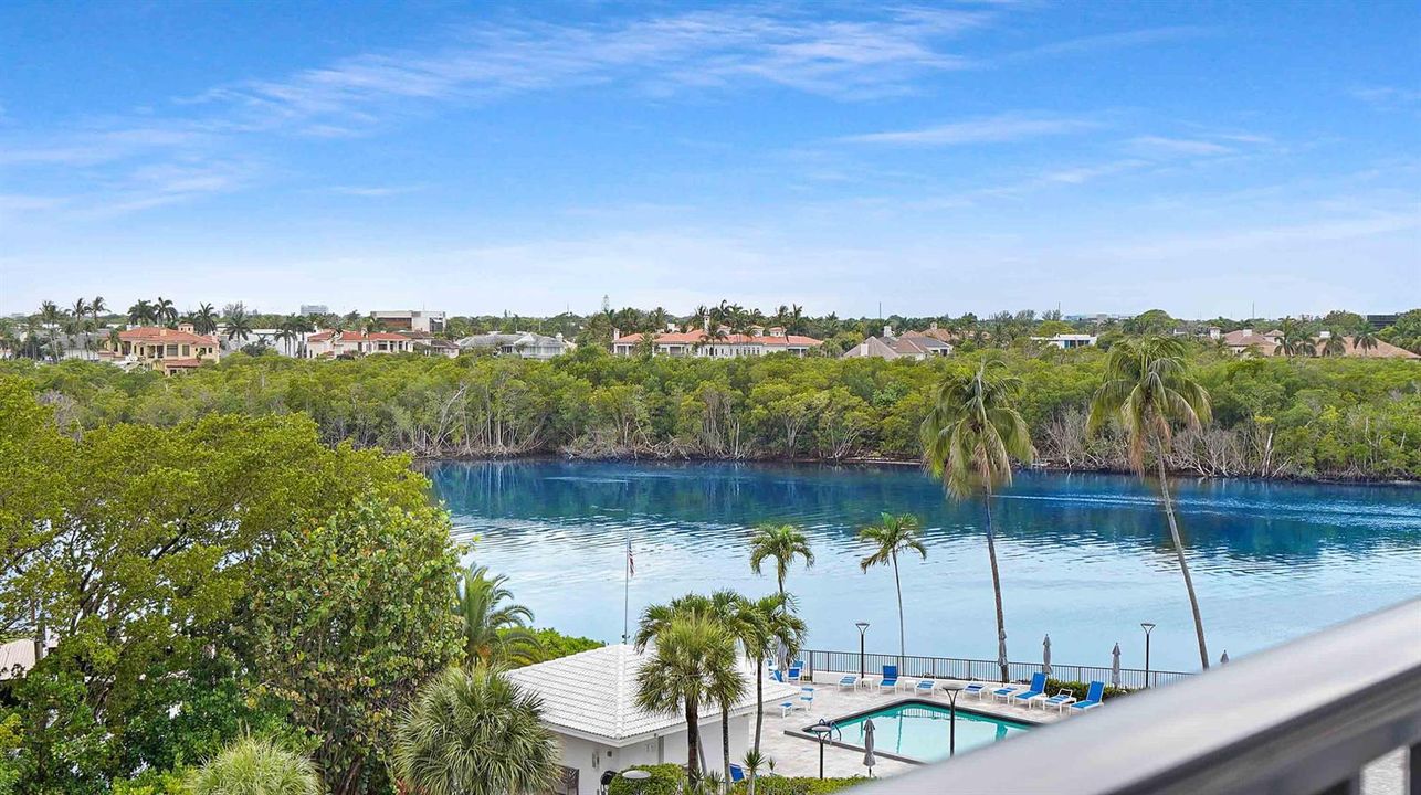 beachfront-outdoor-lifestyle-between-boc