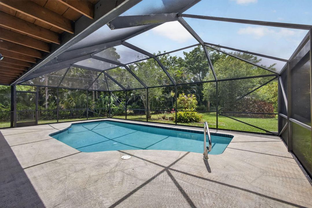 Private Screened Pool