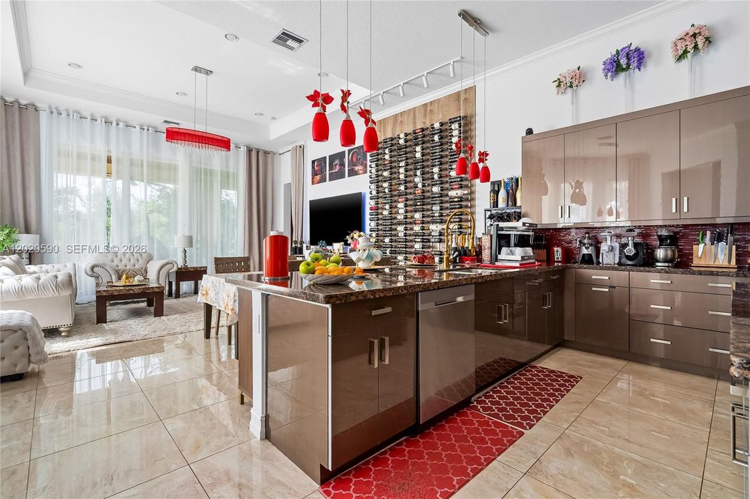For Sale: $2,199,000 (5 beds, 4 baths, 4104 Square Feet)