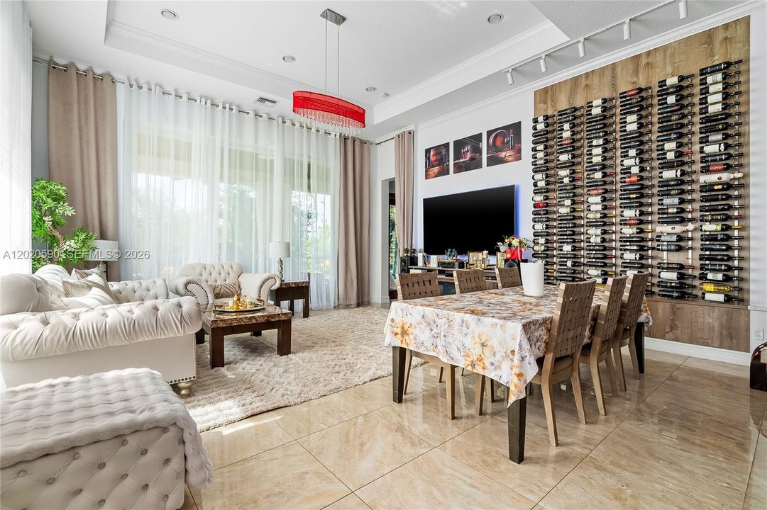 For Sale: $2,199,000 (5 beds, 4 baths, 4104 Square Feet)
