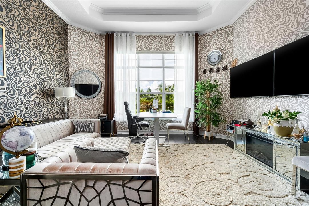 For Sale: $2,199,000 (5 beds, 4 baths, 4104 Square Feet)