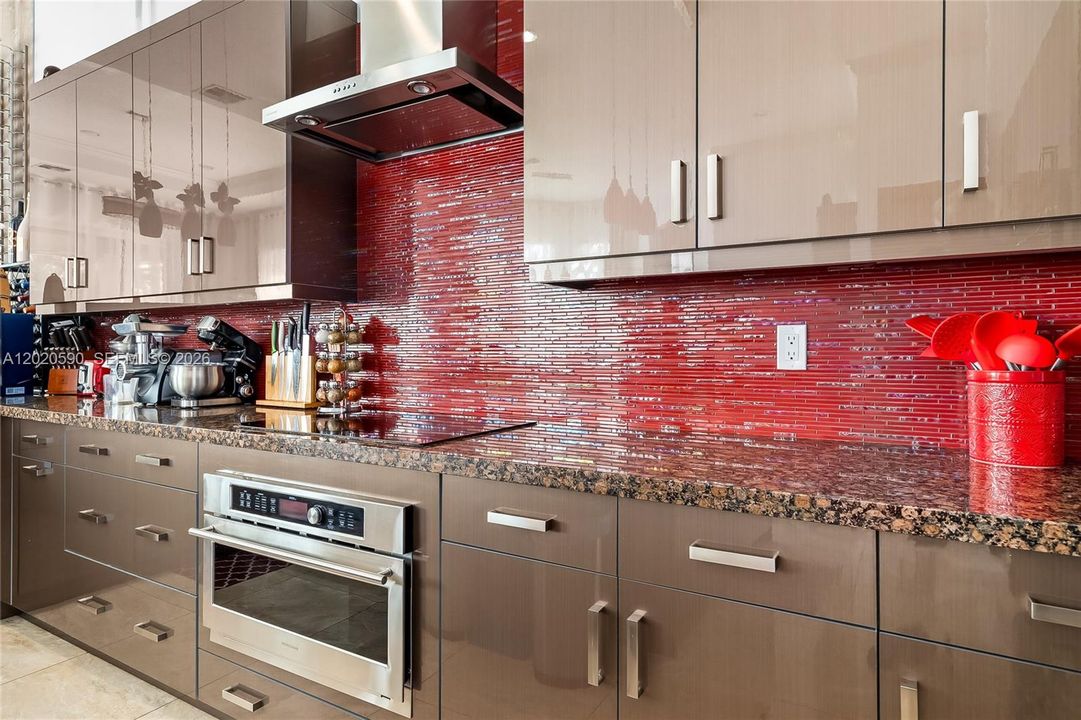 For Sale: $2,199,000 (5 beds, 4 baths, 4104 Square Feet)