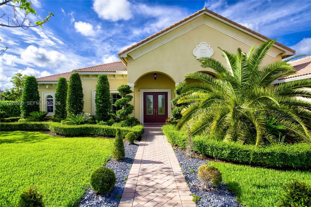 For Sale: $2,199,000 (5 beds, 4 baths, 4104 Square Feet)