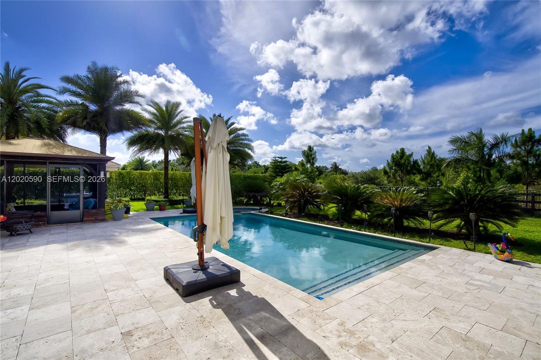For Sale: $2,199,000 (5 beds, 4 baths, 4104 Square Feet)