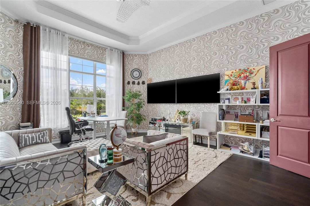 For Sale: $2,199,000 (5 beds, 4 baths, 4104 Square Feet)