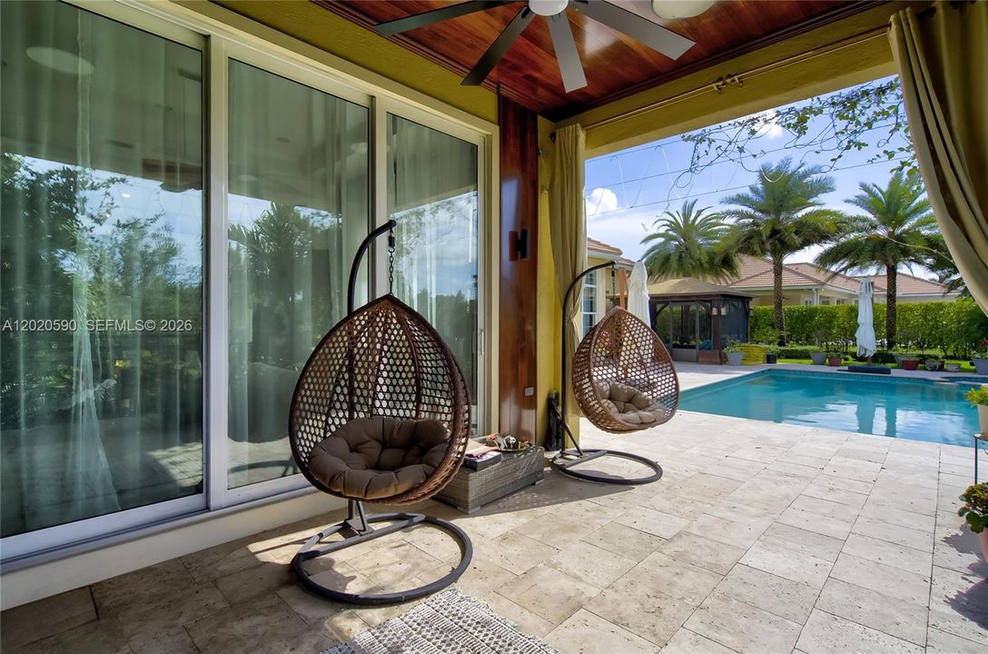For Sale: $2,199,000 (5 beds, 4 baths, 4104 Square Feet)