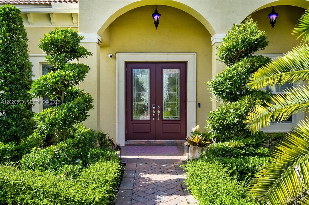 For Sale: $2,199,000 (5 beds, 4 baths, 4104 Square Feet)
