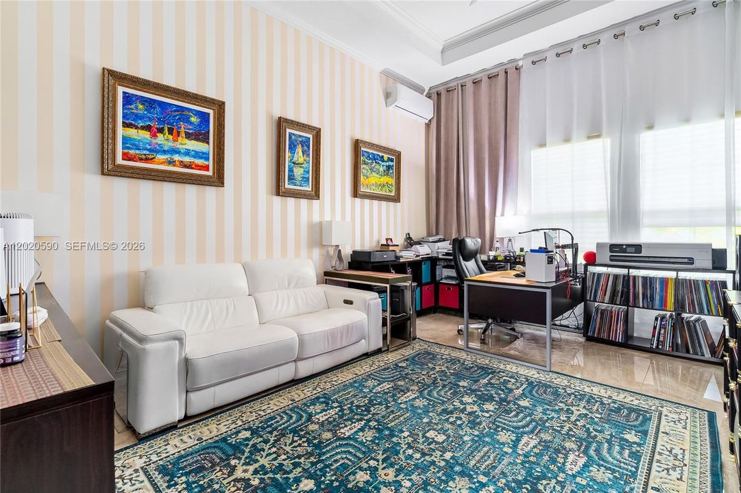 For Sale: $2,199,000 (5 beds, 4 baths, 4104 Square Feet)