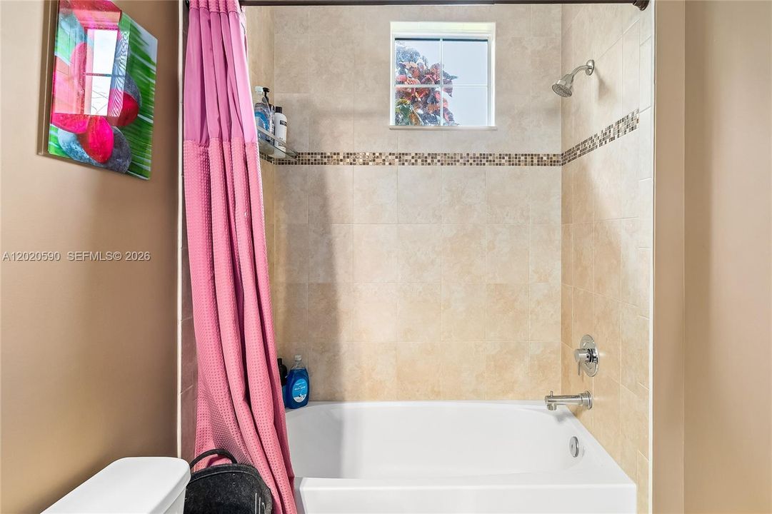 For Sale: $2,199,000 (5 beds, 4 baths, 4104 Square Feet)