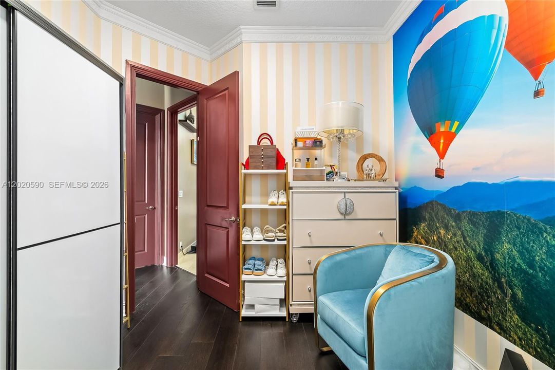 For Sale: $2,199,000 (5 beds, 4 baths, 4104 Square Feet)