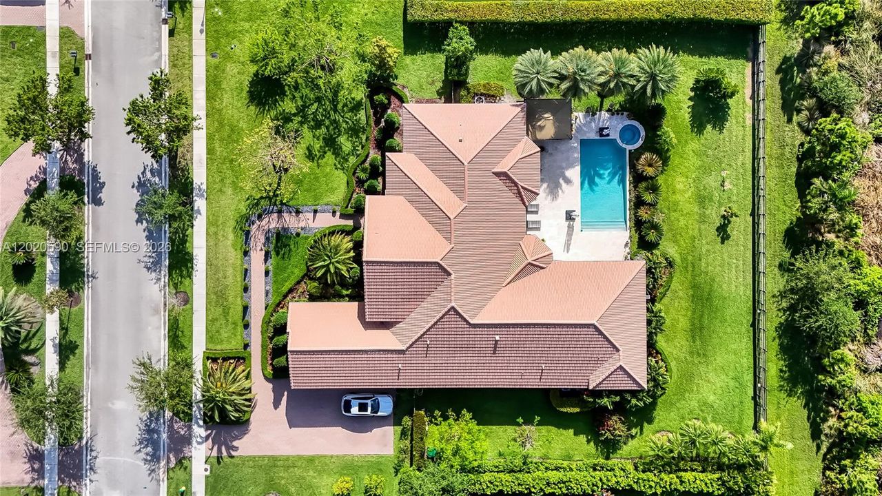 For Sale: $2,199,000 (5 beds, 4 baths, 4104 Square Feet)