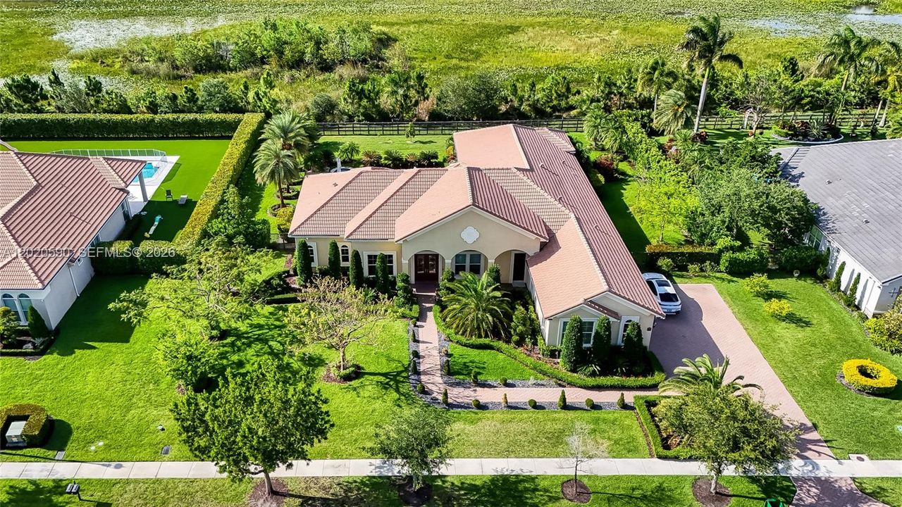 For Sale: $2,199,000 (5 beds, 4 baths, 4104 Square Feet)