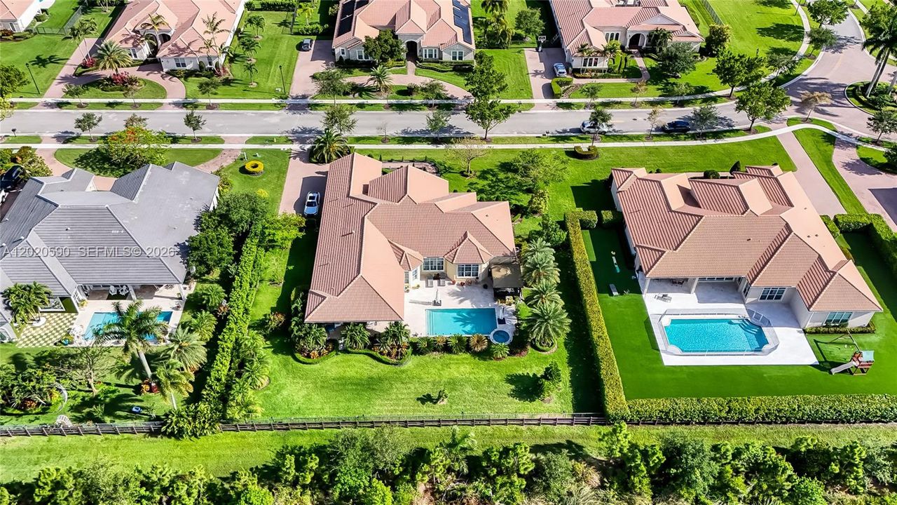 For Sale: $2,199,000 (5 beds, 4 baths, 4104 Square Feet)