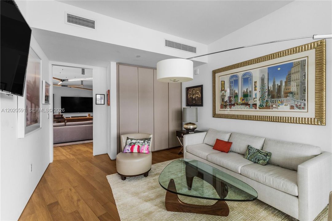 For Sale: $4,299,000 (2 beds, 2 baths, 2000 Square Feet)