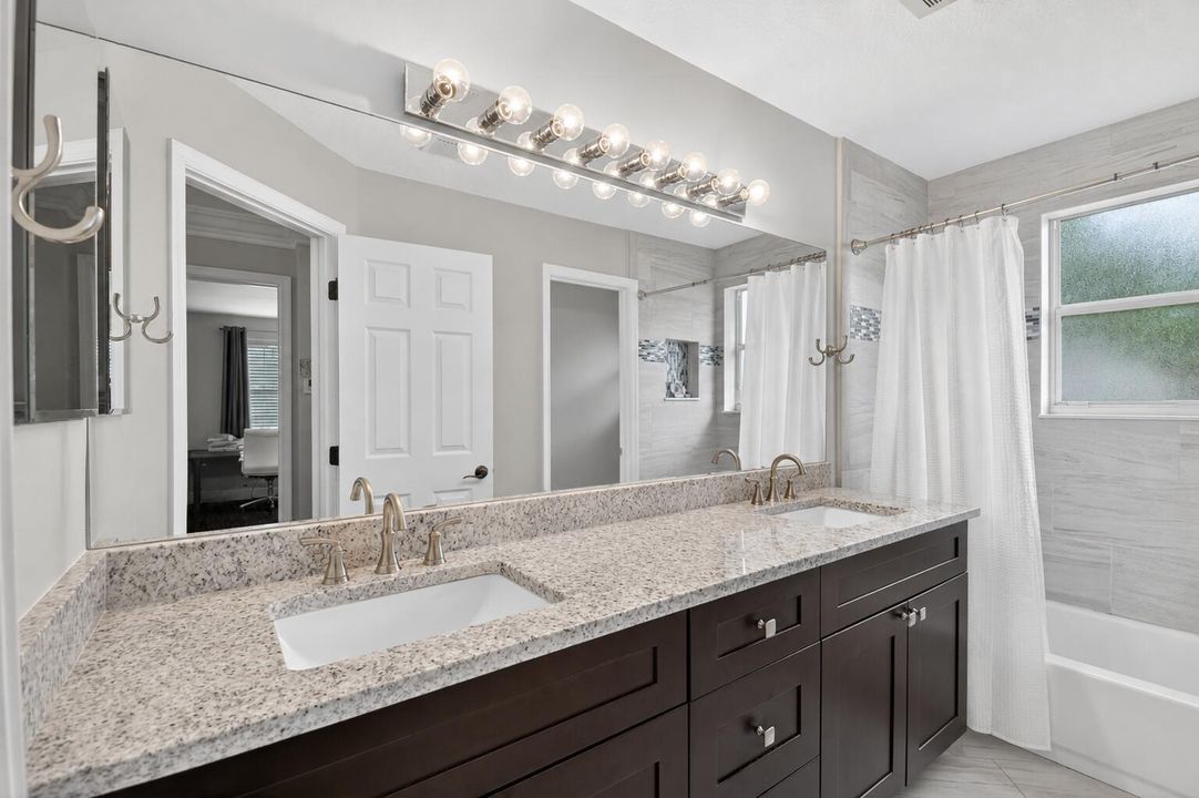 bathroon upstairs