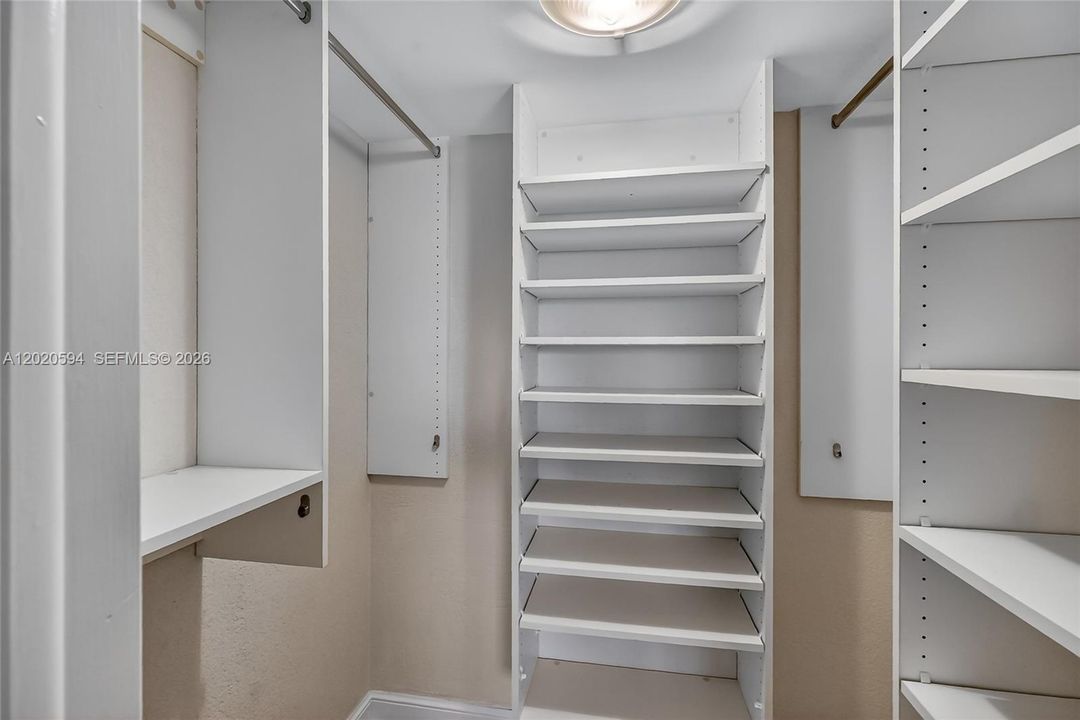 For Sale: $370,000 (3 beds, 2 baths, 1620 Square Feet)
